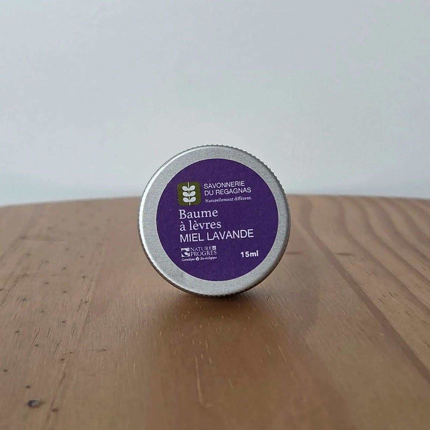 Baume à lèvres onctueux au miel, cire d'abeille, karité, huile d'olive et lavande - 15ml