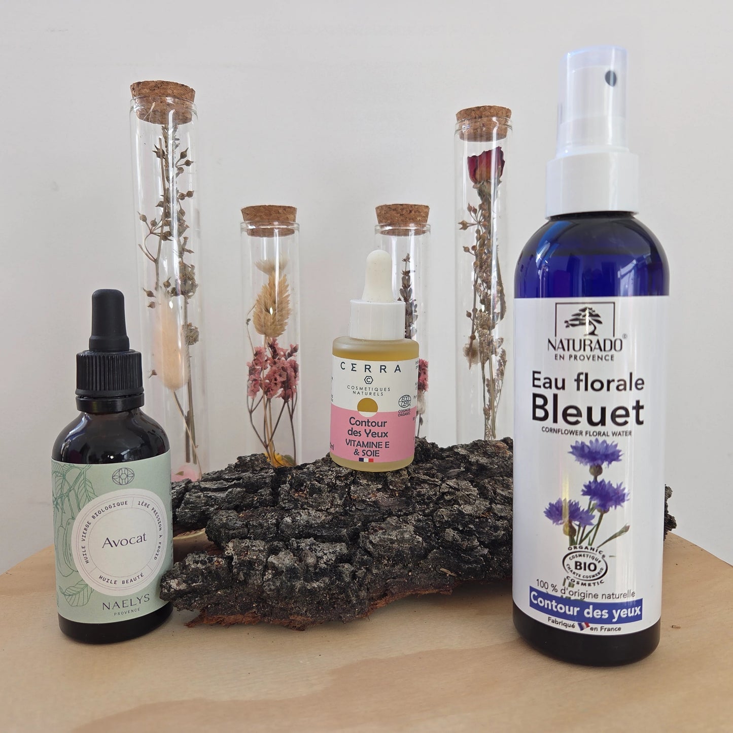 Rituel soin des yeux et anti-cernes - eau florale de bleuet, sérum contour des yeux et huile d'avocat bio