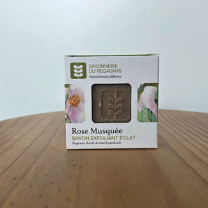 Savon exfoliant à la rose musquée et huile de noyau d'abricot - Tous types de peau sauf sensibles - Bio - 100g